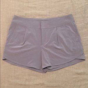 ATHLETA | Gray Wahina Short | 4